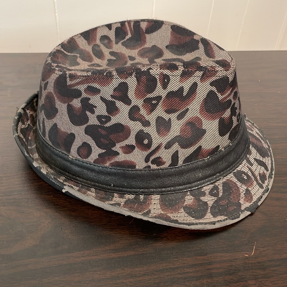 Leopard print fedora with faux leather trim/flower accents - Picture 3 of 11